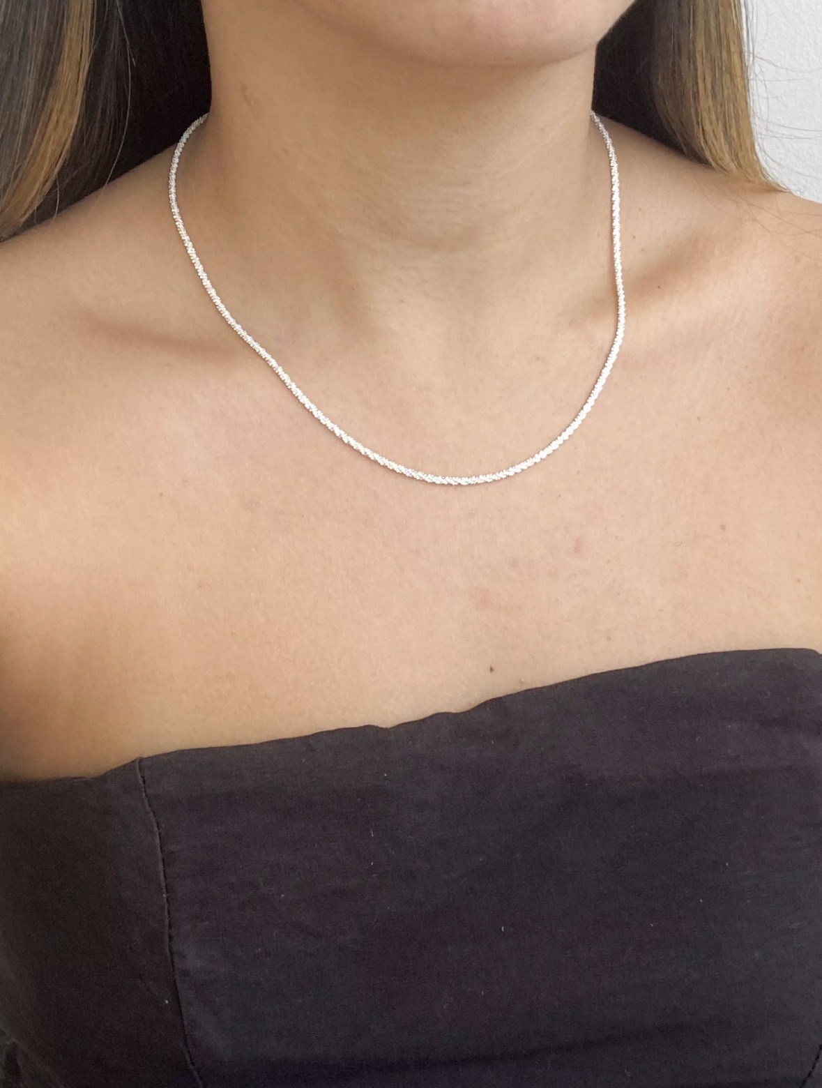 Colar Clara — foto na modelo