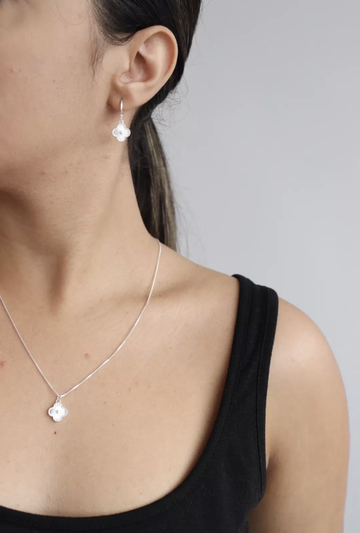 conjunto trevo detalhado — foto no corpo